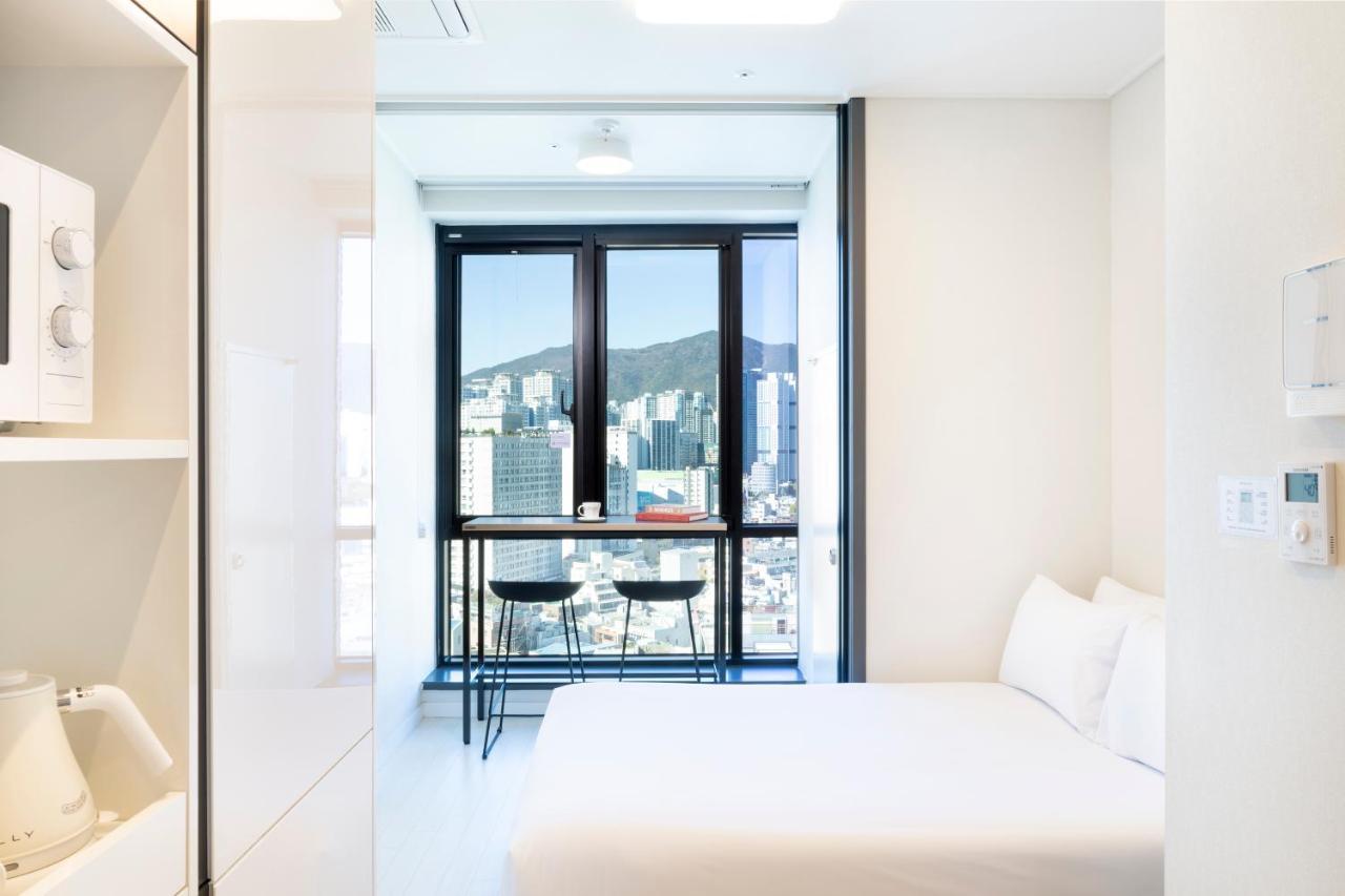 From H Reposant Hotel Busnan Seomyeon بوسان المظهر الخارجي الصورة